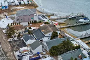 592 Kingfisher Cir, Brick, NJ 08723 - Photo 10