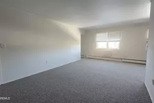 39 Manchester Ct, Freehold, NJ 07728 - Photo 4