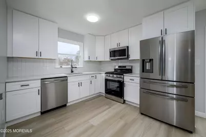 998 Woodmere Drive, Aberdeen Township, NJ 07735 - Photo 6