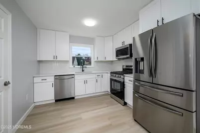 998 Woodmere Drive, Aberdeen Township, NJ 07735 - Photo 8