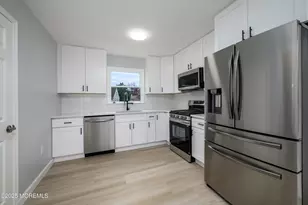 998 Woodmere Dr, Aberdeen Township, NJ 07735 - Photo 8