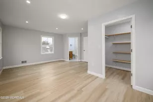 998 Woodmere Dr, Aberdeen Township, NJ 07735 - Photo 20