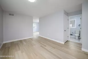 998 Woodmere Dr, Aberdeen Township, NJ 07735 - Photo 14