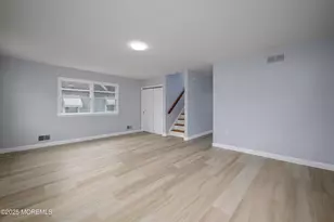 998 Woodmere Dr, Aberdeen Township, NJ 07735 - Photo 4