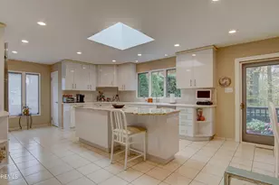 8 Manor Dr, Manalapan Township, NJ 07726 - Photo 16