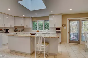 8 Manor Dr, Manalapan Township, NJ 07726 - Photo 14