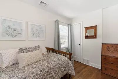 190 8th Street, Belford, NJ 07718 - Photo 22