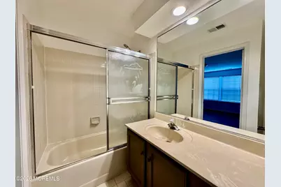 407 Hampton Court, Manalapan Township, NJ 07726 - Photo 10