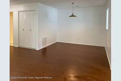 407 Hampton Court, Manalapan Township, NJ 07726 - Photo 4