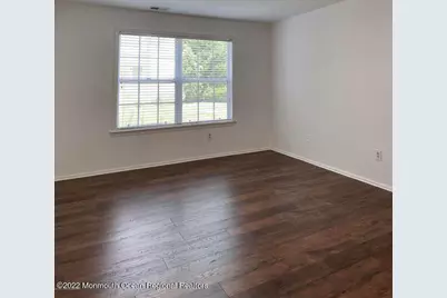 407 Hampton Court, Manalapan Township, NJ 07726 - Photo 6