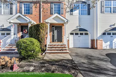204 Finch Court, Manalapan Township, NJ 07726 - Photo 4