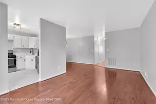 204 Finch Ct, Manalapan Township, NJ 07726 - Photo 10