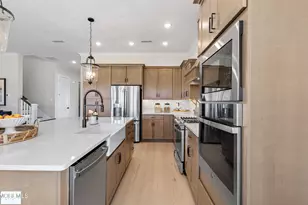 26 Larkspur Ln, Manalapan Township, NJ 07726 - Photo 18