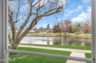 402 Picardy Ct, Lakewood, NJ 08701 - Photo 2