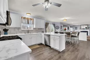 93 W Shenendoah Rd, Howell Township, NJ 07731 - Photo 4