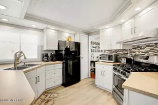 601 Jerome Pl, Freehold, NJ 07728 - Photo 10