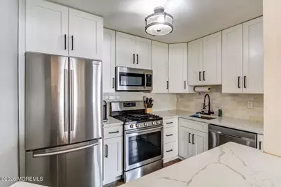 1 White Oak Court, Howell Township, NJ 07731 - Photo 8