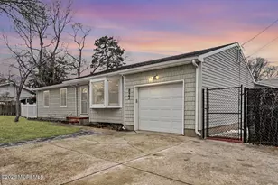 823 Maple Ave, Brick, NJ 08724 - Photo 2