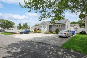 34 Greenville Dr, Brick, NJ 08723 - Photo 10