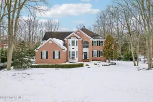 9 Winners Cir, Manalapan Township, NJ 07726 - Photo 4