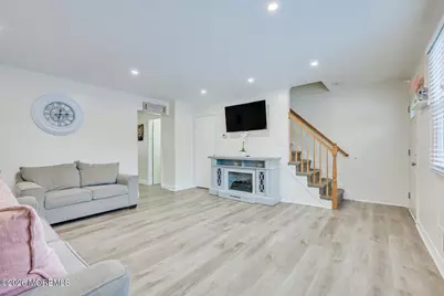 506 Linda Court, Brick, NJ 08724 - Photo 4