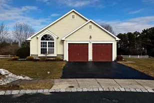 2357 W Ashfield Ct, Toms River Township, NJ 08755 - Photo 2