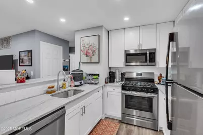 1 Thoroughbred Fare, Tinton Falls, NJ 07753 - Photo 10