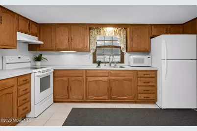 51 Holmes Place, North Middletown, NJ 07748 - Photo 16