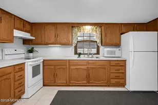 51 Holmes Pl, North Middletown, NJ 07748 - Photo 16