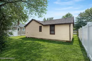 51 Holmes Pl, North Middletown, NJ 07748 - Photo 6