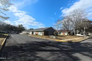 426A Chatham Ct, Lakewood, NJ 08701 - Photo 2