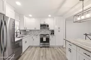 19 Silversmith Ct, Howell Township, NJ 07731 - Photo 8