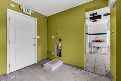 320 State Route 33, Manalapan Township, NJ 07726 - Photo 12