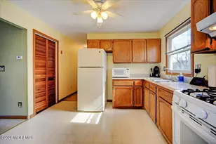 36 Richardson Ave, Eatontown, NJ 07724 - Photo 12