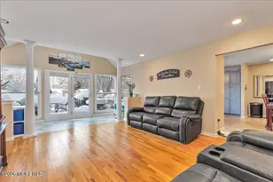 536 Deer Creek Ct, Jackson, NJ 08527 - Photo 2