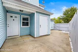 15 Twain Ct, Freehold, NJ 07728 - Photo 2