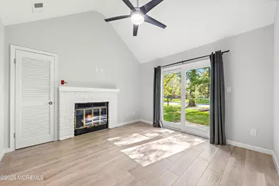 15 Twain Court, Freehold, NJ 07728 - Photo 4