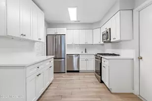 15 Twain Ct, Freehold, NJ 07728 - Photo 12