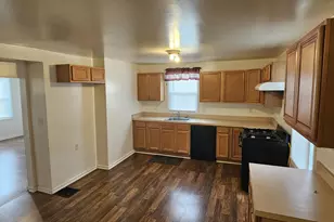 402 W Green Street W, Millville, NJ 08332 - Photo 12