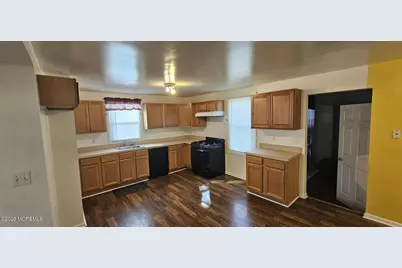 402 W Green Street W, Millville, NJ 08332 - Photo 2