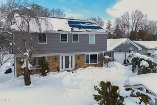 23 Livingston Ln, Manalapan Township, NJ 07726 - Photo 6