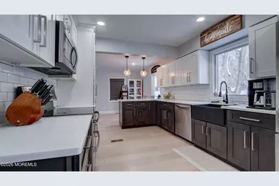 23 Livingston Lane, Manalapan Township, NJ 07726 - Photo 12