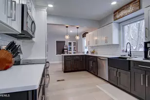 23 Livingston Ln, Manalapan Township, NJ 07726 - Photo 12