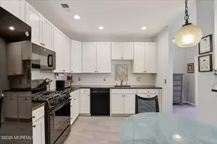 215 Bloomsbury Dr, Morganville, NJ 07751 - Photo 8