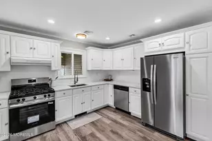 201 Summit Ave, Belford, NJ 07718 - Photo 12