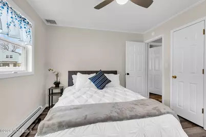 201 Summit Avenue, Belford, NJ 07718 - Photo 20