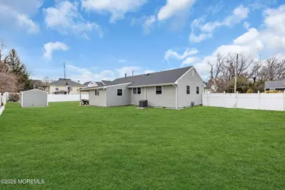 201 Summit Avenue, Belford, NJ 07718 - Photo 30