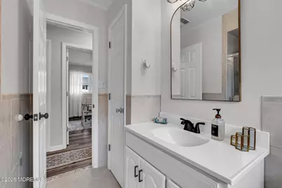 201 Summit Avenue, Belford, NJ 07718 - Photo 22