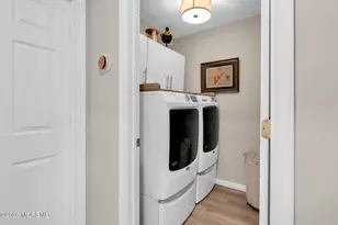 24 Smock Ct, Manalapan Township, NJ 07726 - Photo 46