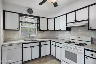 1074 Edgebrook Dr S, Toms River Township, NJ 08757 - Photo 10